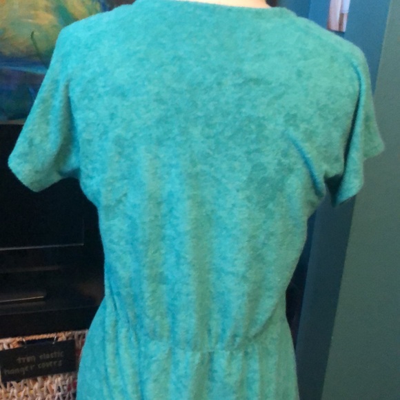 Vintage Terry Cloth V Neck Dress in Seafoam Green - Picture 5 of 8